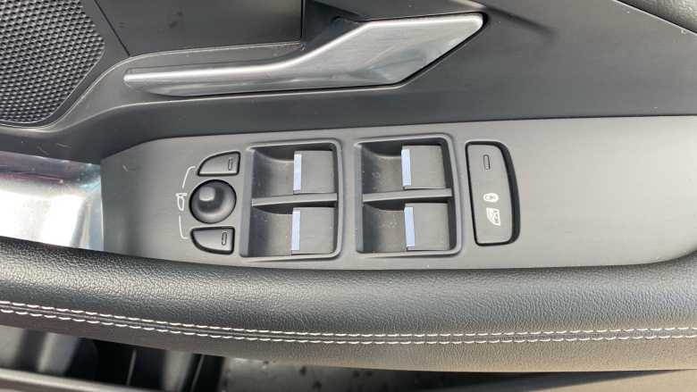 Jaguar E-Pace 1.5 P300e R-Dynamic SE 5dr Auto Estate